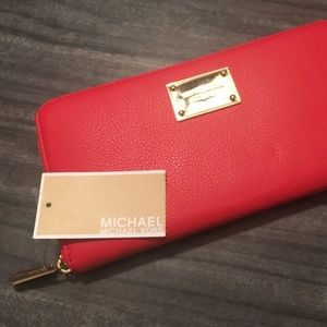 Large Michael Kors Wallet in orange